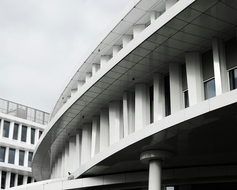tomasz-dzioch-vfcYk7JyRfU-unsplash